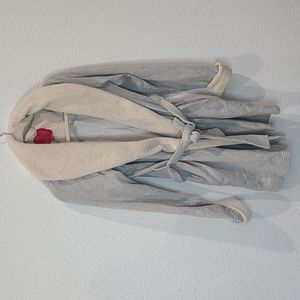 Victoria's Secret gray fleece lined cozy robe small